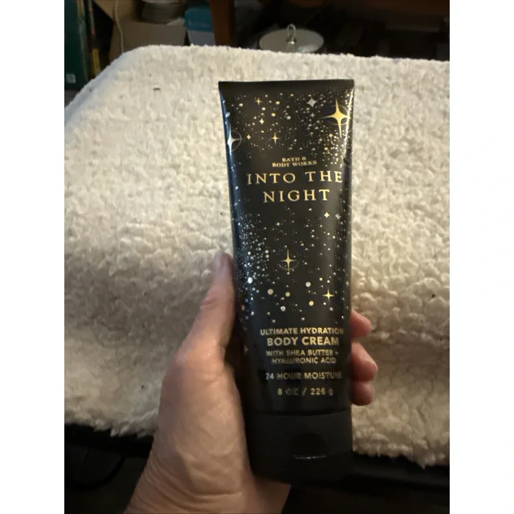 Bath and Body Works Into The Night ( 2023 ) Ultimate Hydration Body Cream 8 oz